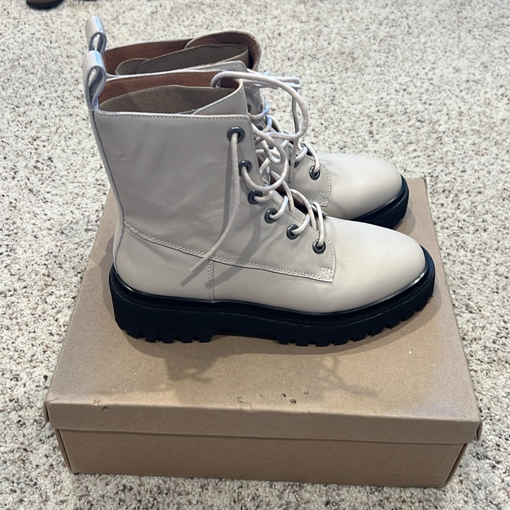 Madewell Lace-up Lugsole Boots - Picture 2 of 4